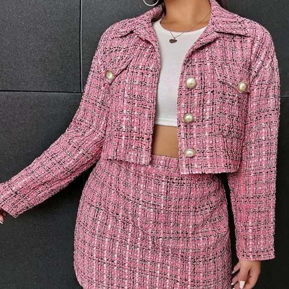 Chic Pink Plaid Tweed Jacket 200.00 ‼️FINAL SALE - Picture 3 of 8
